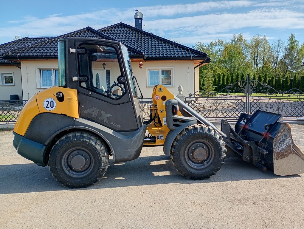 Ładowarka MECALAC AX 700
