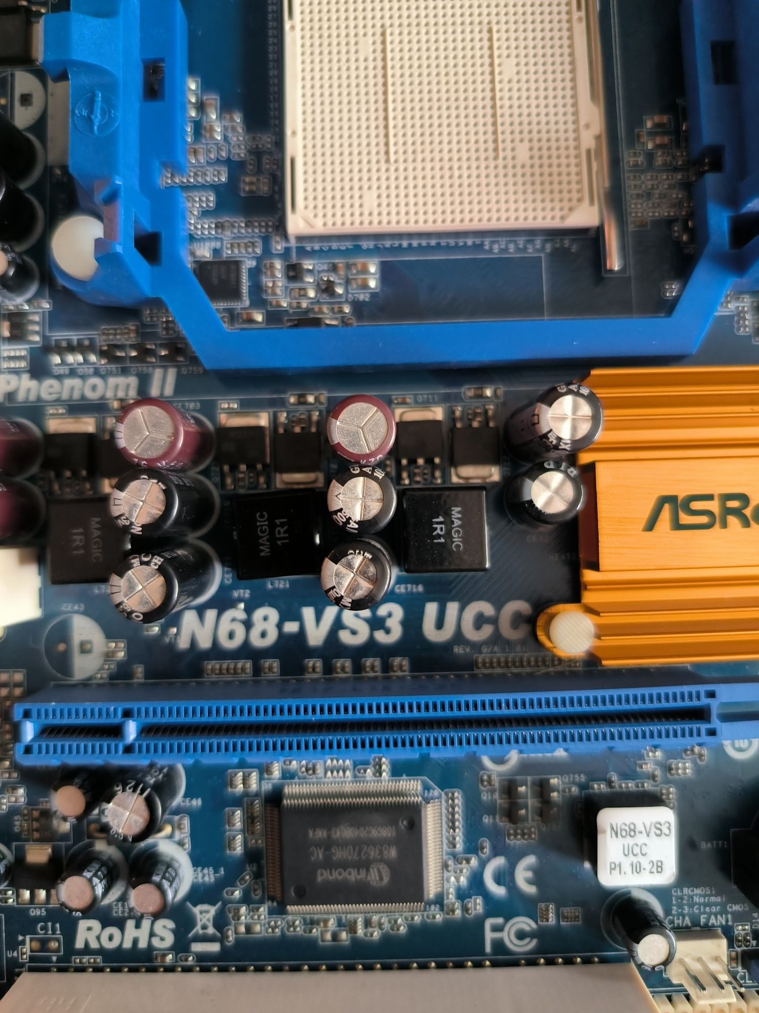 Продам материнку asrock n68vs3uss