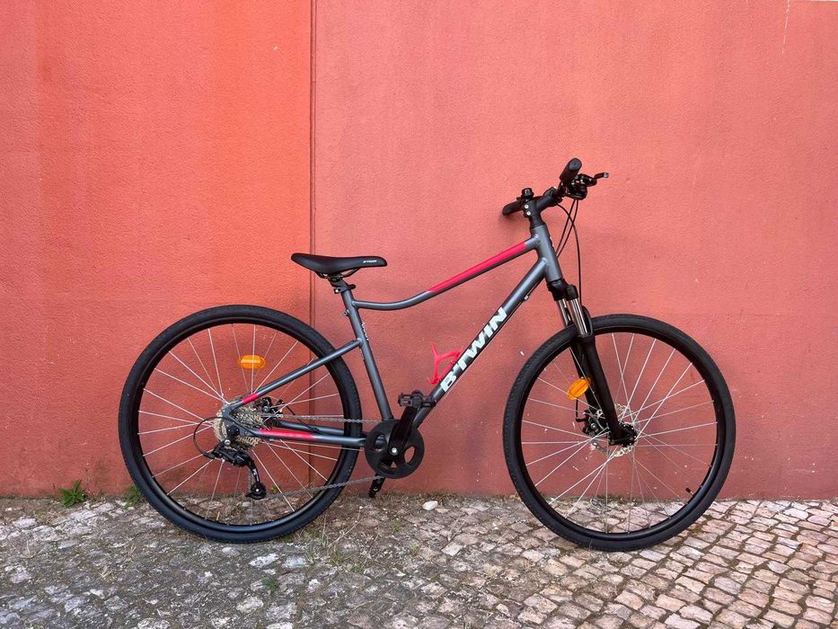 bicicleta trekking Decathlon Btwin Riverside 500