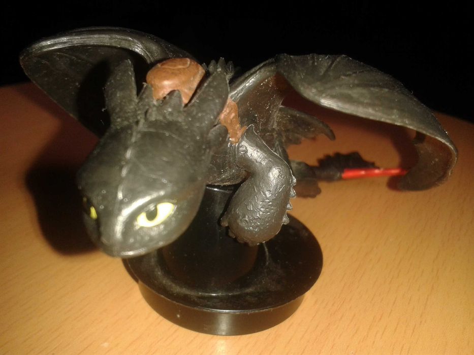 SZCZERBATEK nocna furia , jak wytresować smoka , duża figurka do zabaw