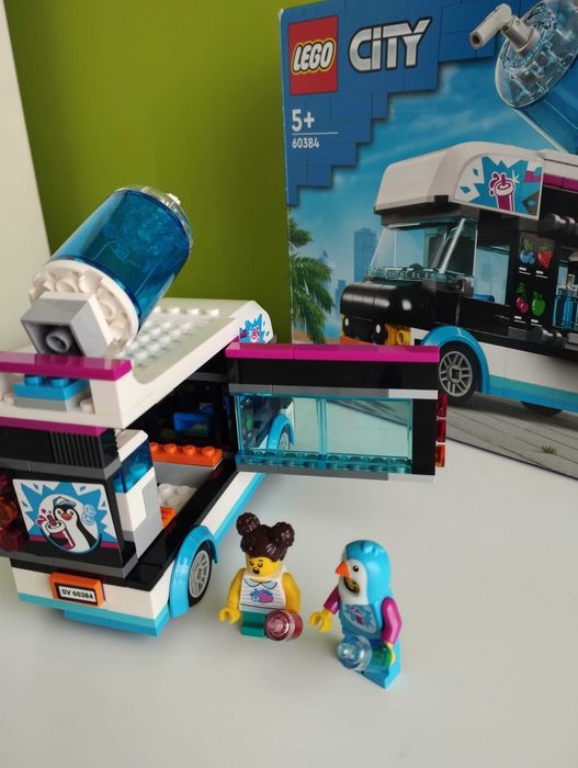 LEGO City Carrinha Escorregadia do Pinguim