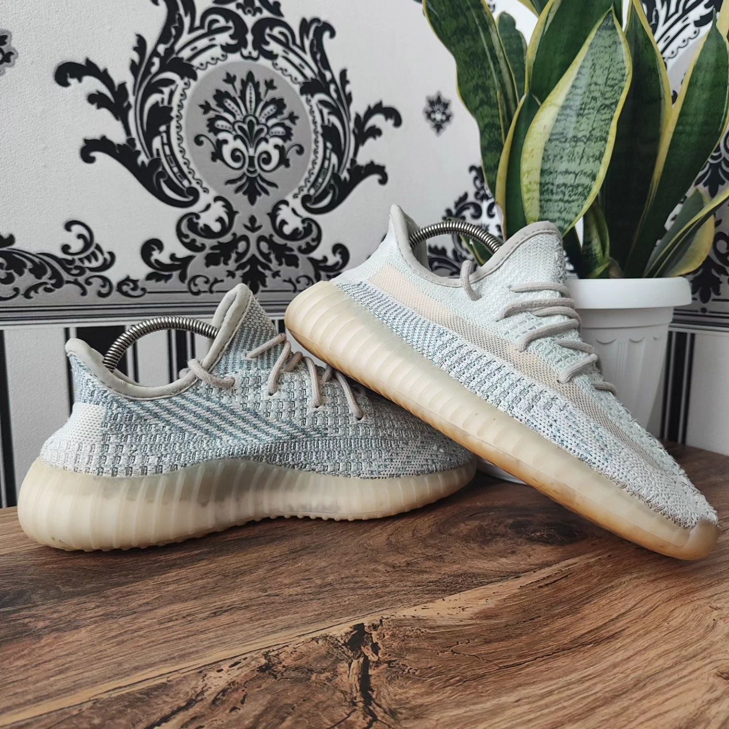 Кросівки Adidas Yeezy Boost 350 V2