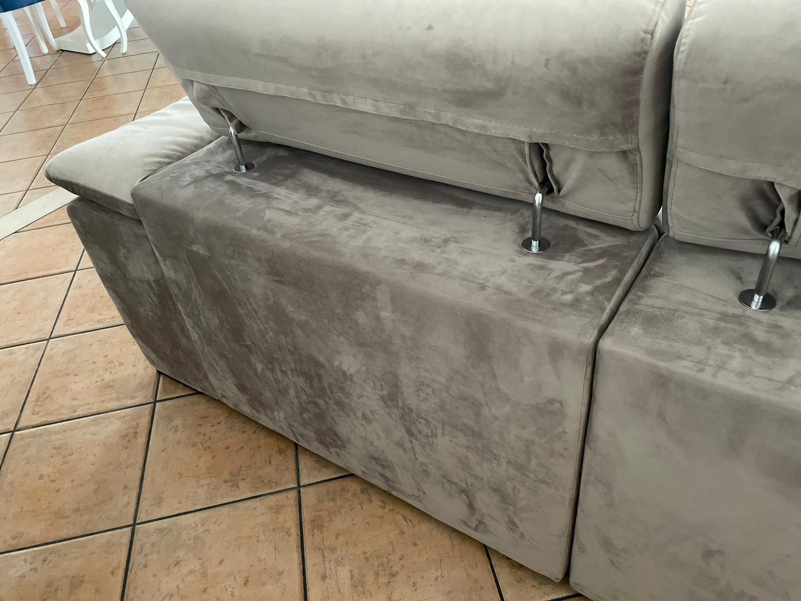 Sofá de 3 lugares com chaise longue