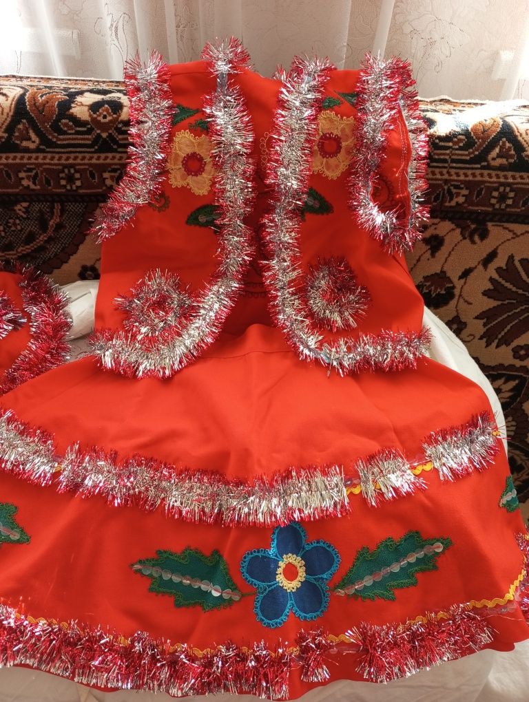 Нарядные платьица и костюм "Красной шапочки"