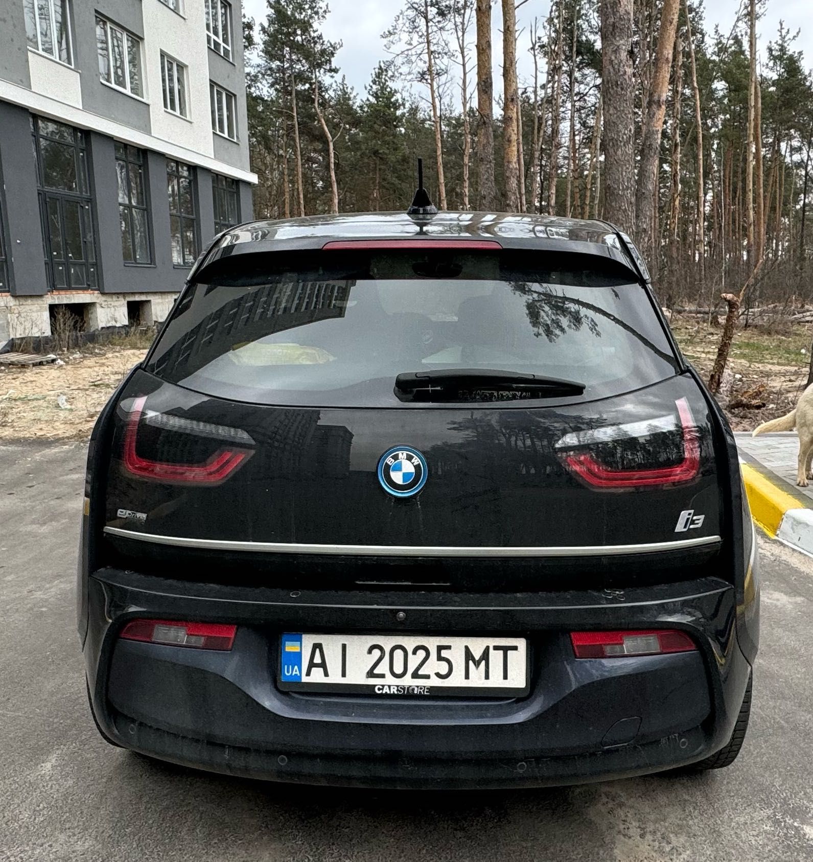 Електромобіль BMW I3