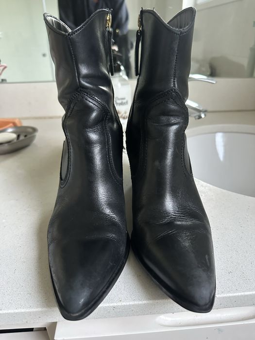 Botas em pele, pretas