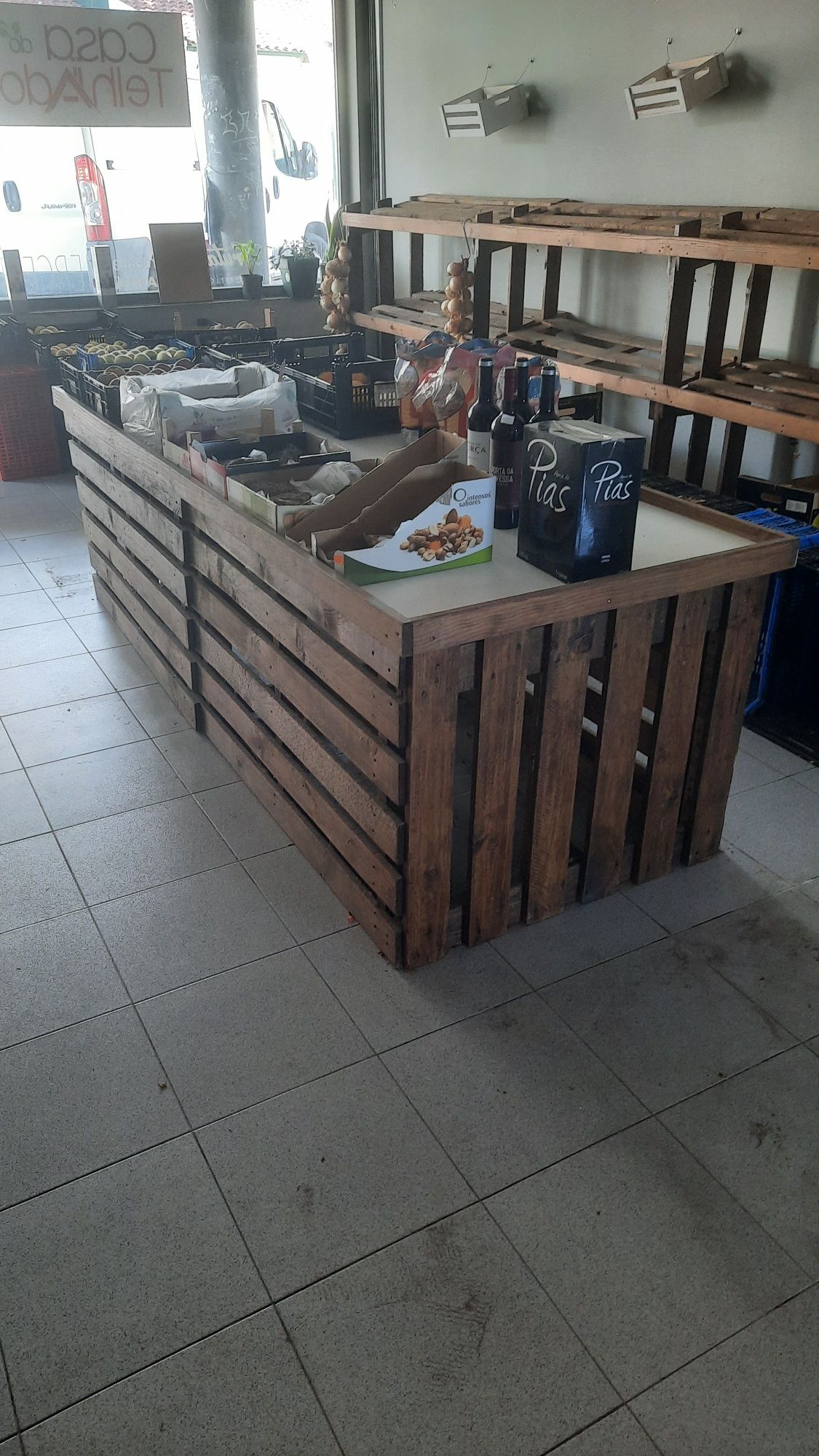 Ilha ou expositor para exposição de produtos