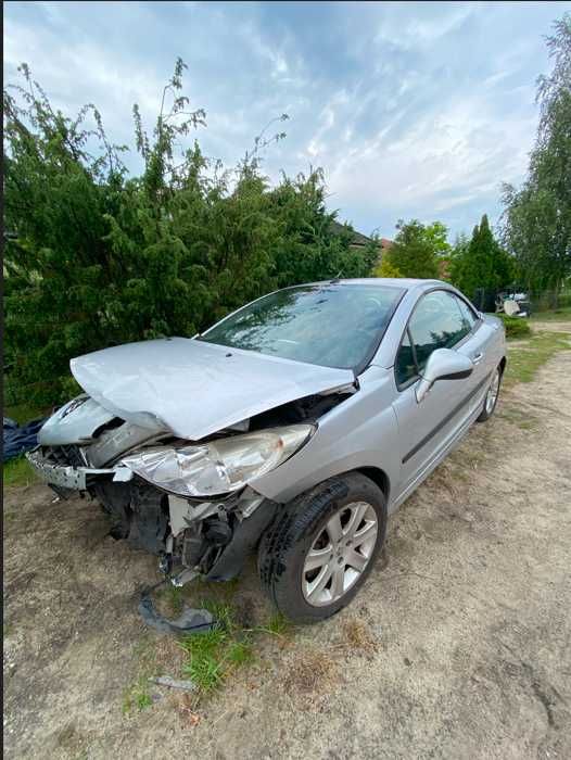Peugeot 207cc 2007r. po kolizji