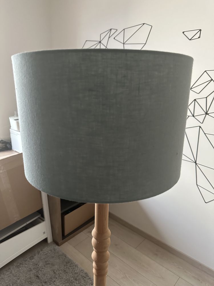 Lampa podlogowa