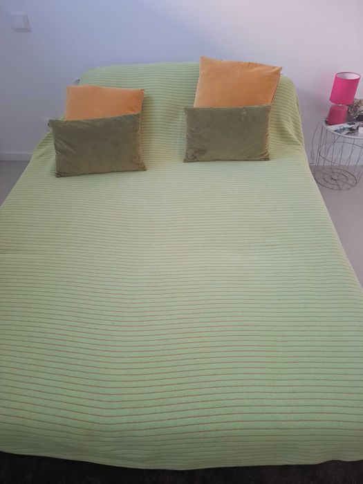 Colcha de cama casal, fabricado Portugal