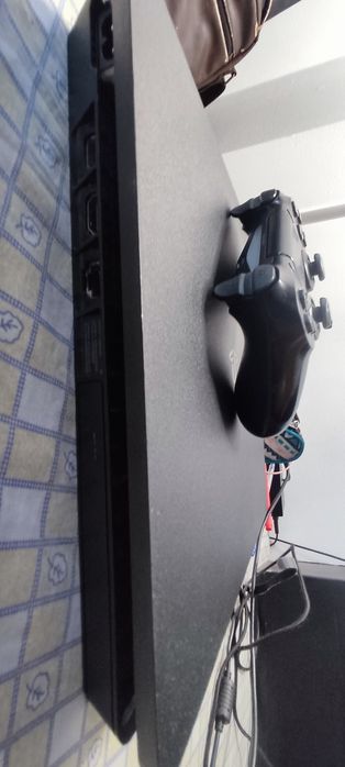PlayStation 4 Slim 500GB - Preto