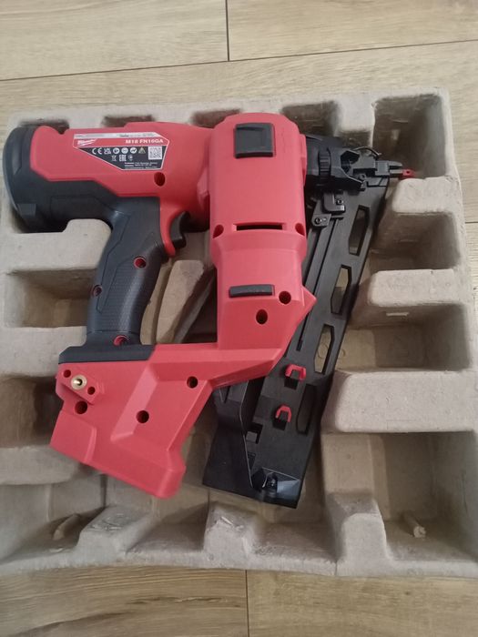 Gwoździarka Milwaukee M18 FN16GA