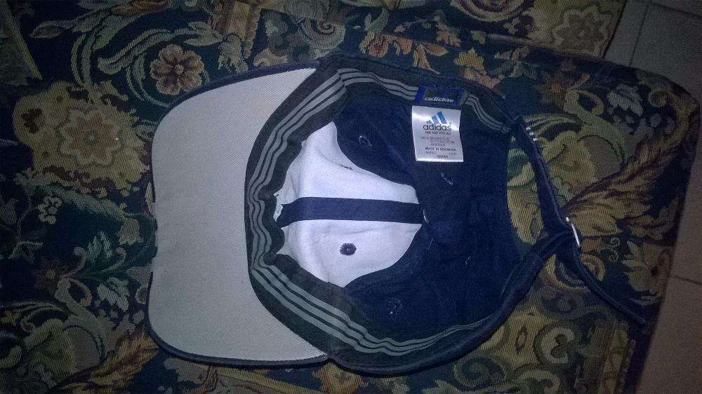 Boné Adidas Original em bom estado