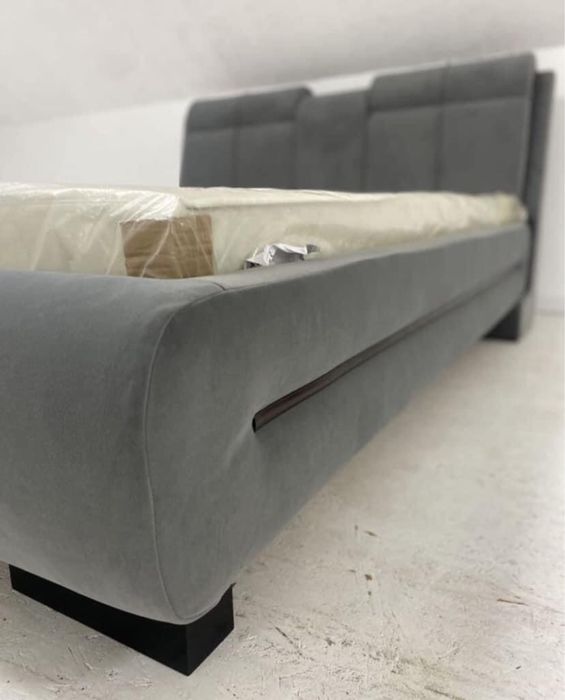 Ліжко двохспальне з матрацом і підйомним механізмом у велюрі