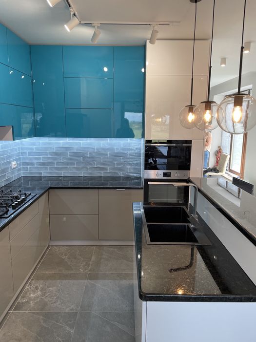 Кухня. Кухні на замовлення. Меблі на замовлення. Шафи купе.