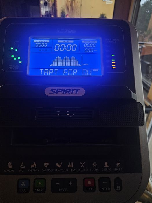 Orbitrek Spirit XE795 Trenażer Eliptyczny  dystans przejechany 9km 2 g