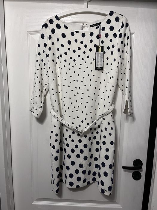 Sukienka nowa Monnari