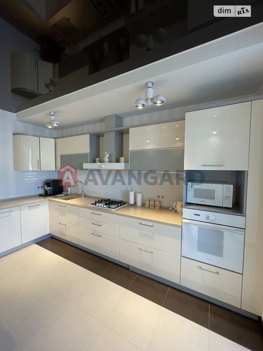 Сучасна двокімнатна квартира в самому серці міста район міськвиконкому