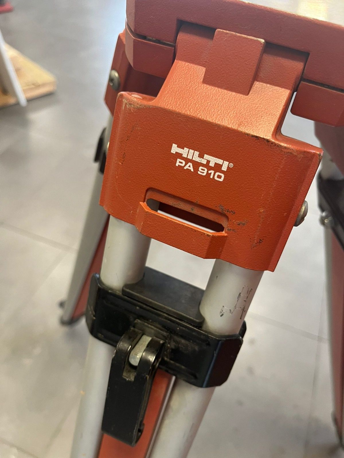 Statyw hilti pa910