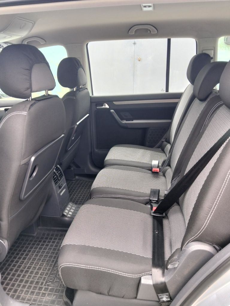 Продам Фольксваген Тоуран 1.4 turbo 103к.в 140к.с