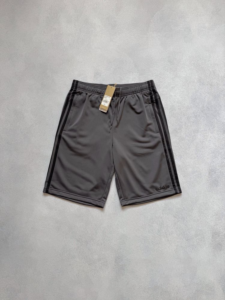 Оригінальні шорти Adidas L