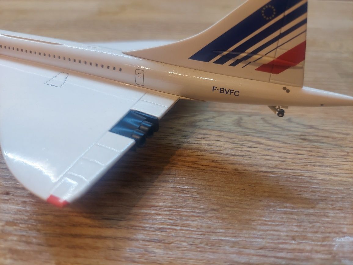 Piękny Concorde w skali 1:200 metalowy model samolotu Hogan Air France