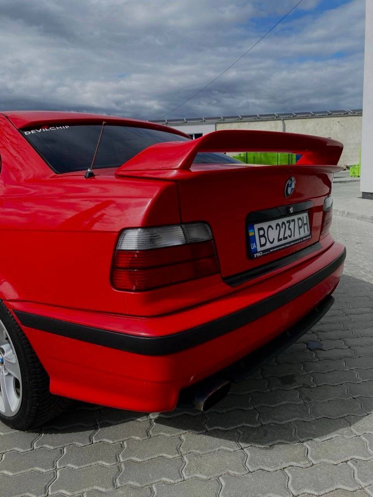 Продам BMW E36 325i