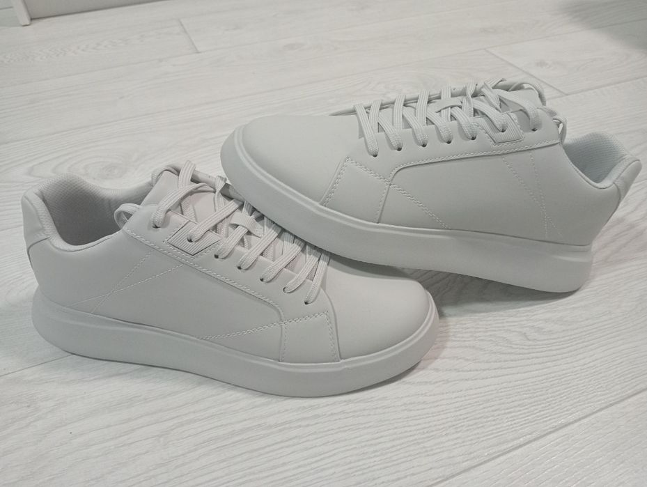 Кеди, кросівки Zara