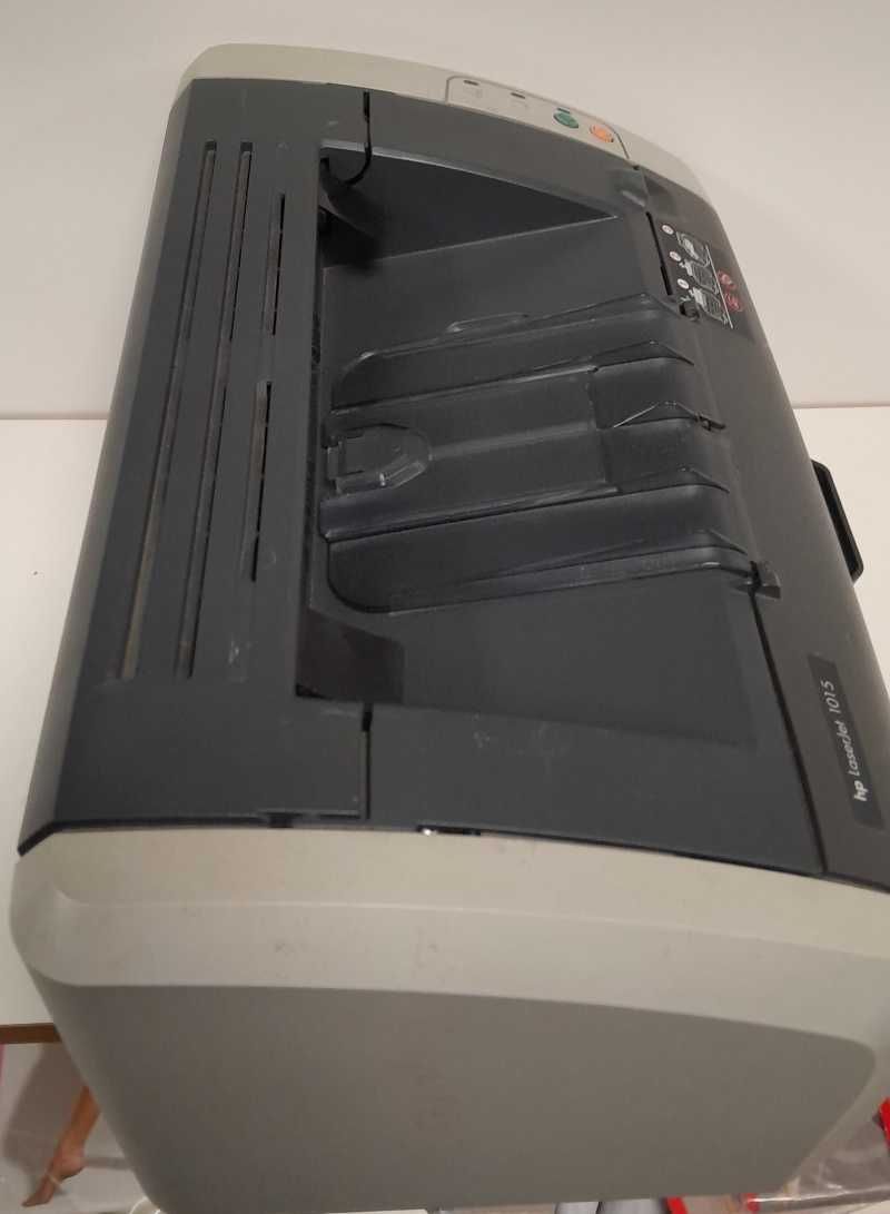 Принтер HP LaserJet 1015/чорно-білий лазерний друк