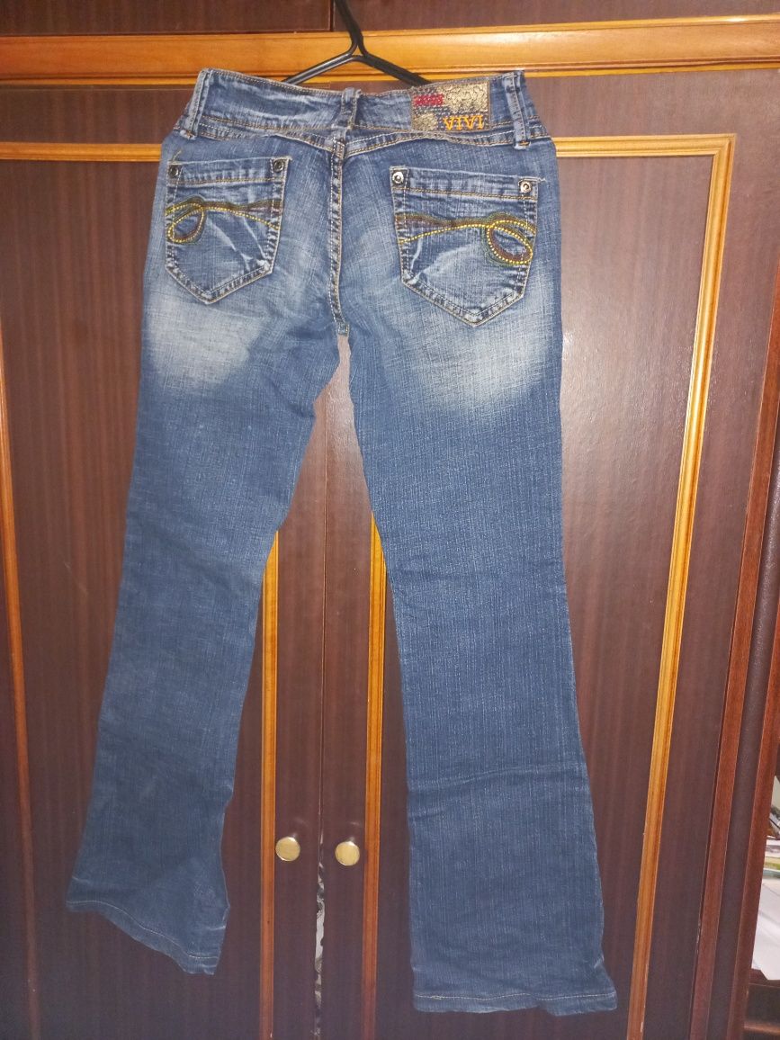 Женские    джинсы
