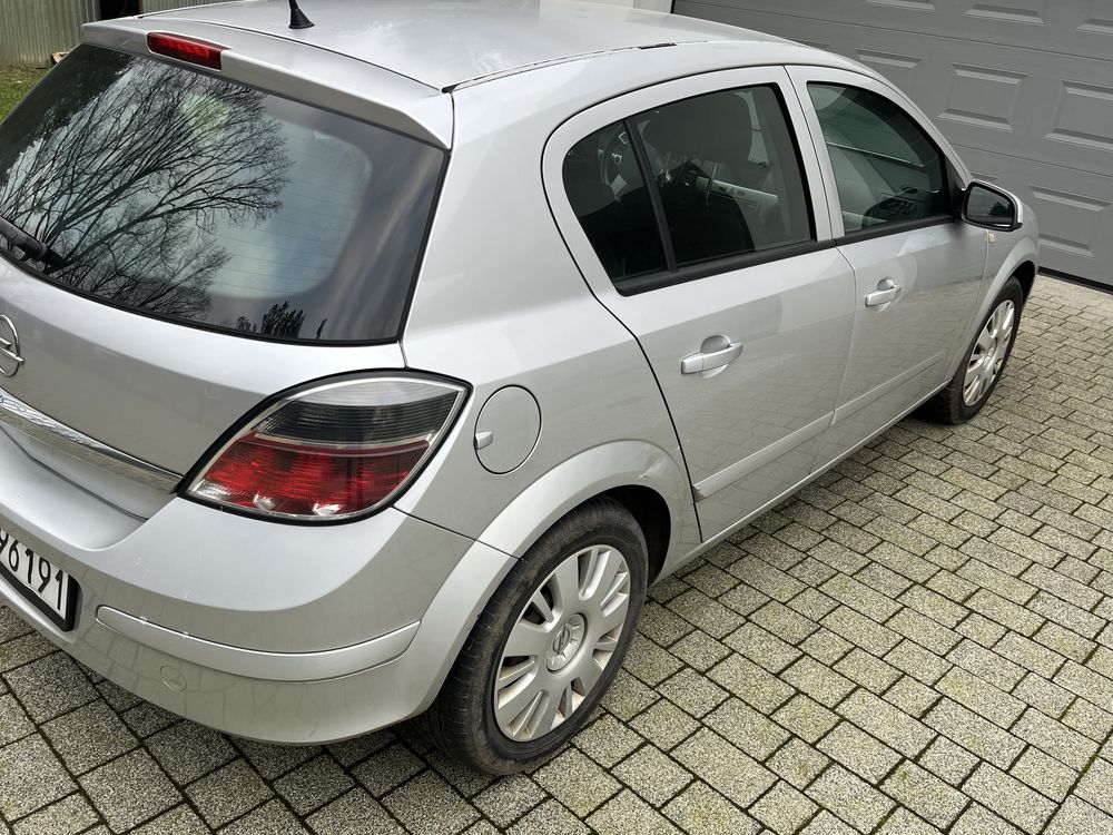 Opel Astra H 2008r z PL 1.4 benzyna + gaz