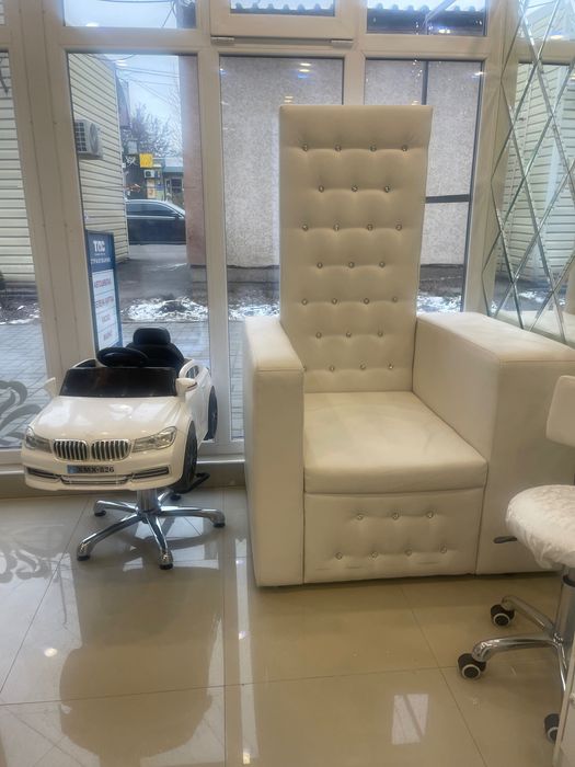 Меблі для салона краси