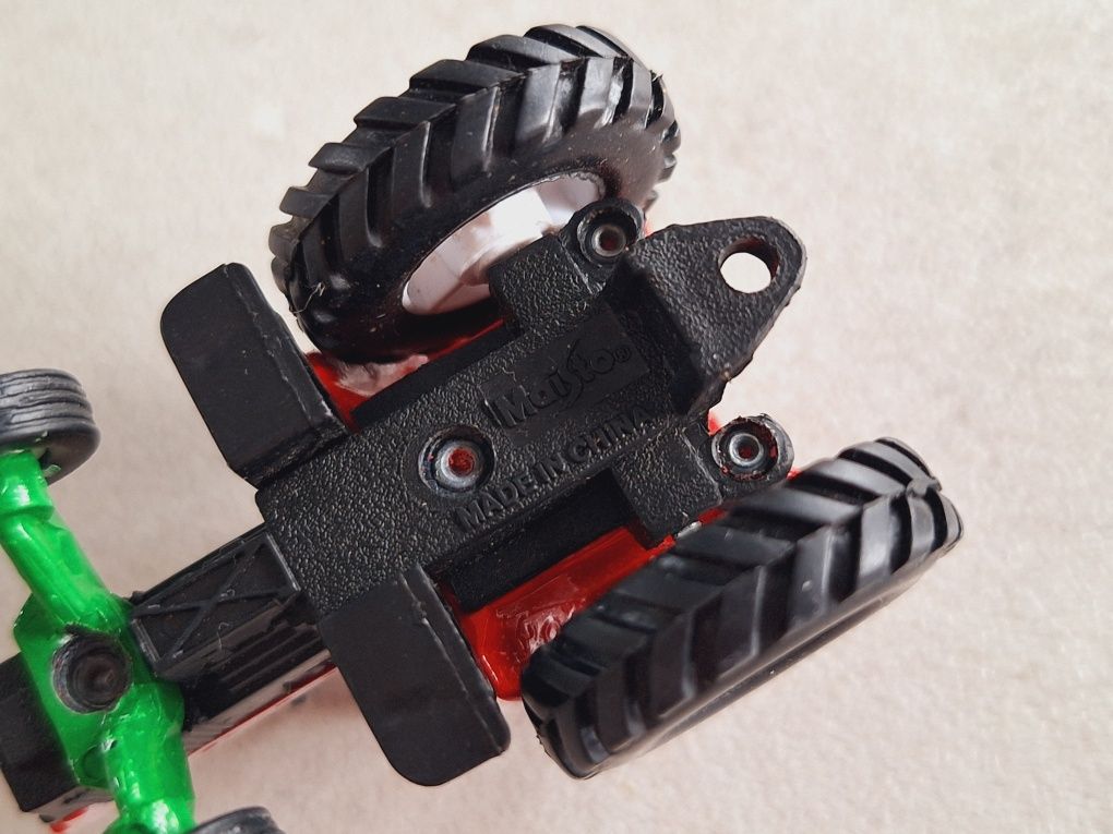 Traktor Maisto farma
