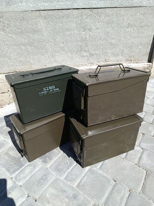 Ящик металевмй герметичний