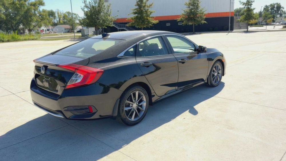 Honda Civic EX-L      2019