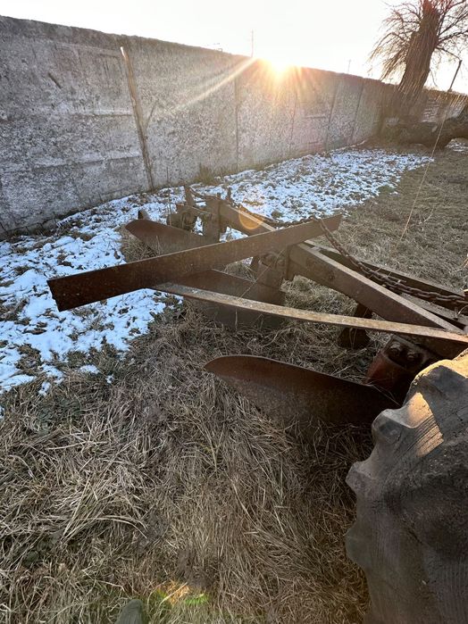 Плуг  ПЯ 3-35,плуг причіпний 3-ох корпусний.Плуг