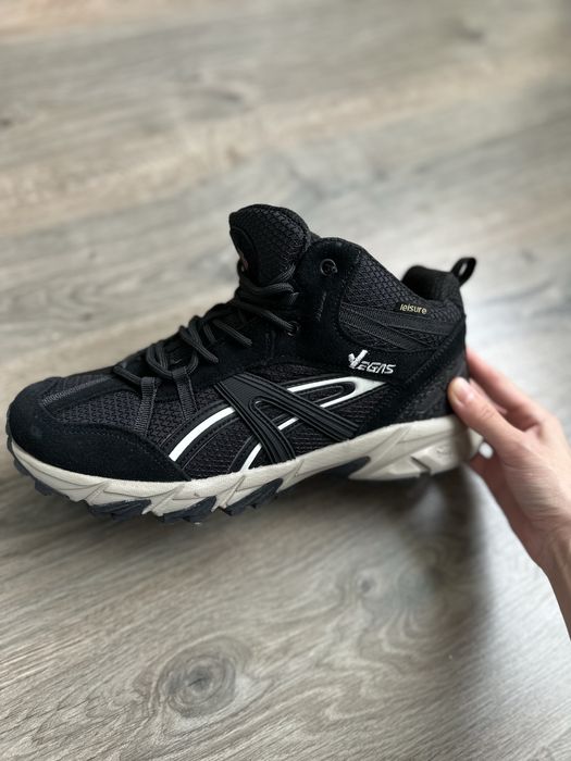 Зимові  спортивні кросівки