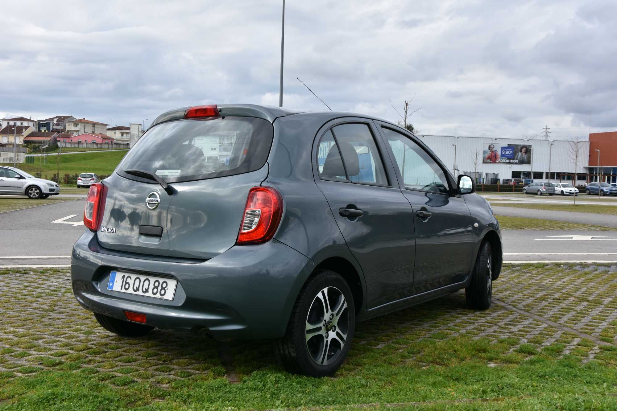 NISSAN MICRA como novo.