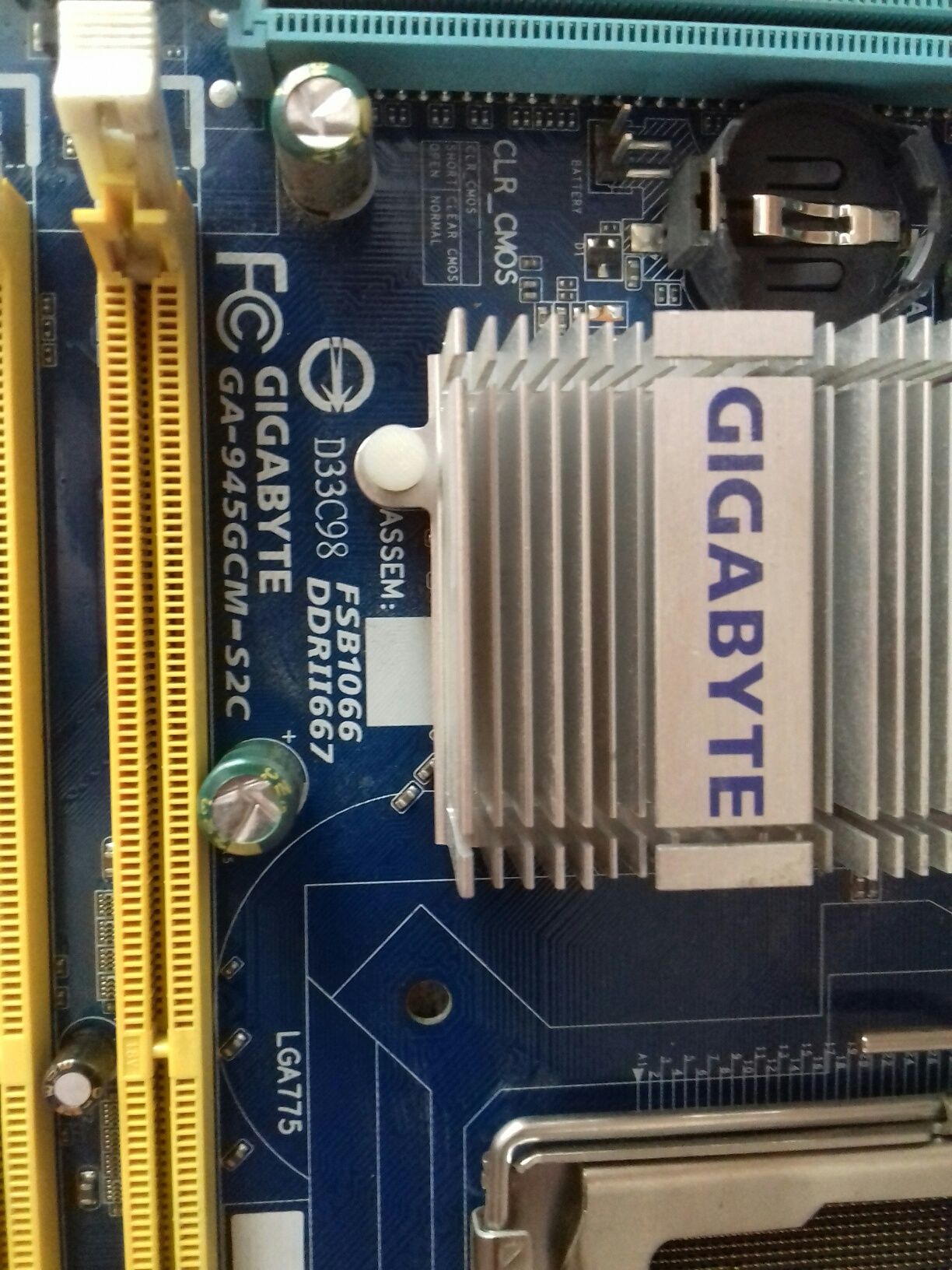 Материнская плата GIGABYTE GA-945GCM-S2C процесор память