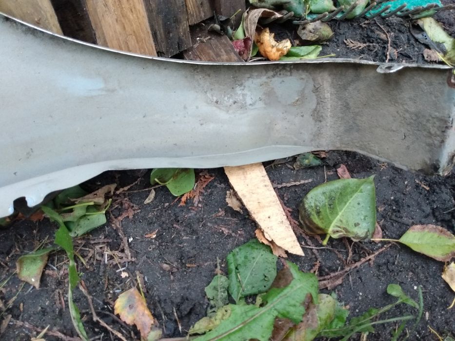 Błotnik przedni lewy Corsa D