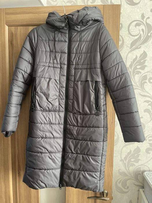 Жіноча зимова куртка-пуховик
