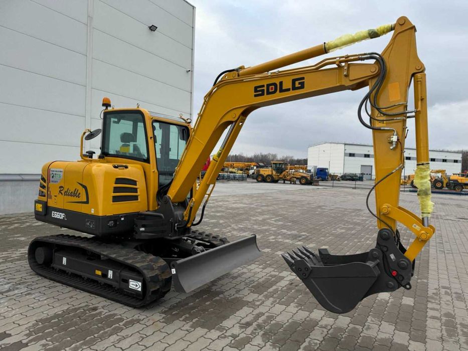 Гусеничний міні-екскаватор SDLG E660FL