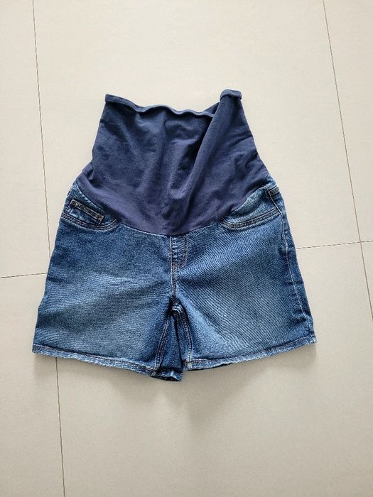 Krótkie jeansowe ciazowe spodenki Mamalicious L40

Założone może dwa r