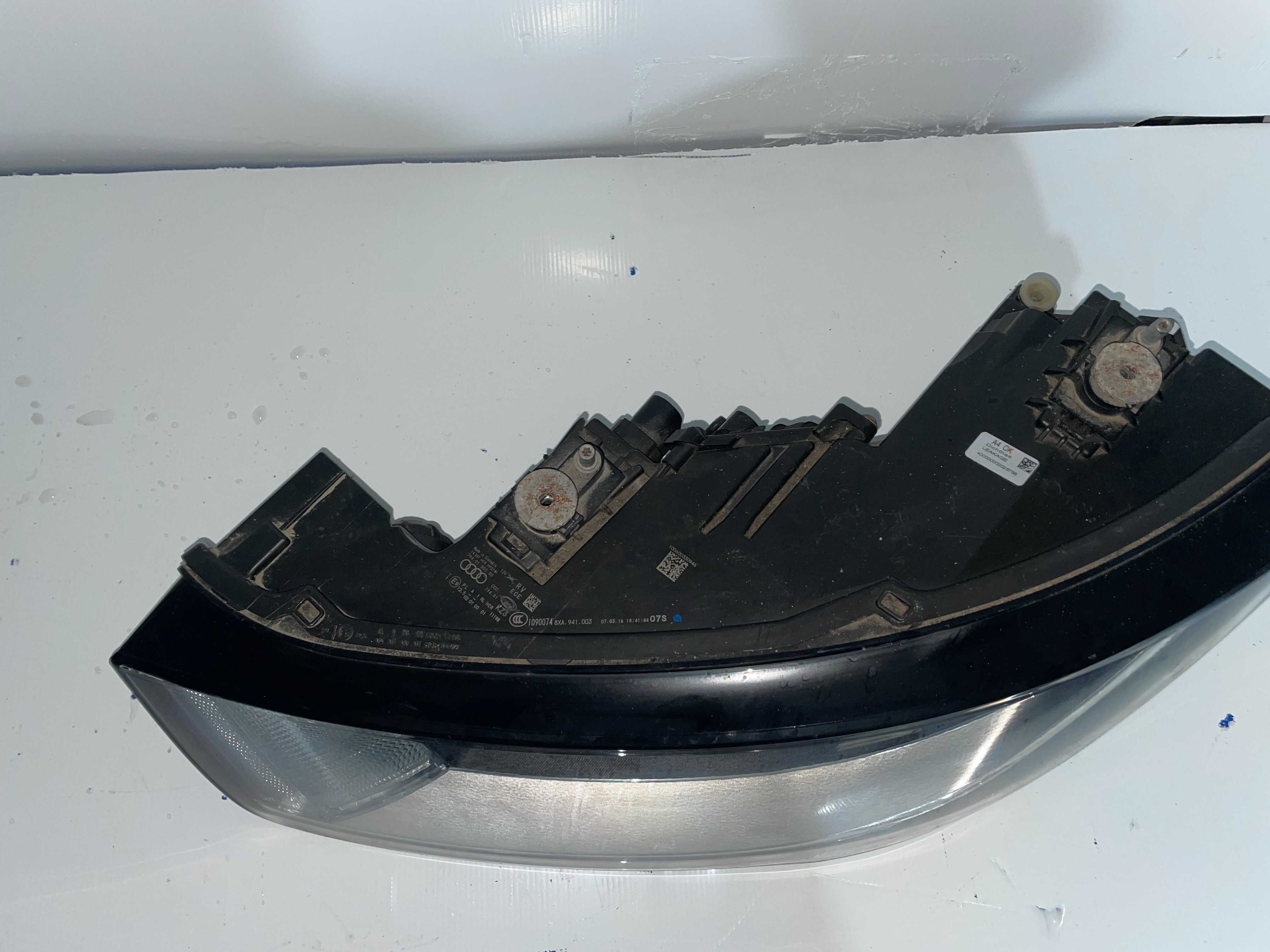 Farol Esquerdo Audi A1