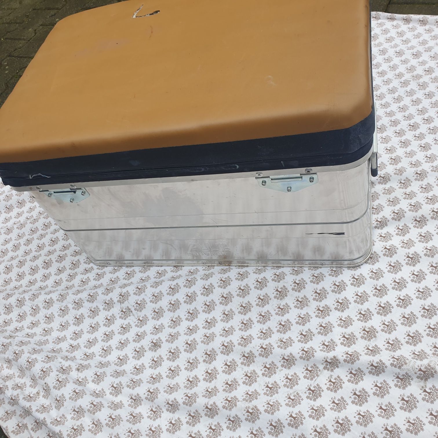 Skrzynia aluminiowa kufer kuferek aluminiowy nie walizka skrzynia
