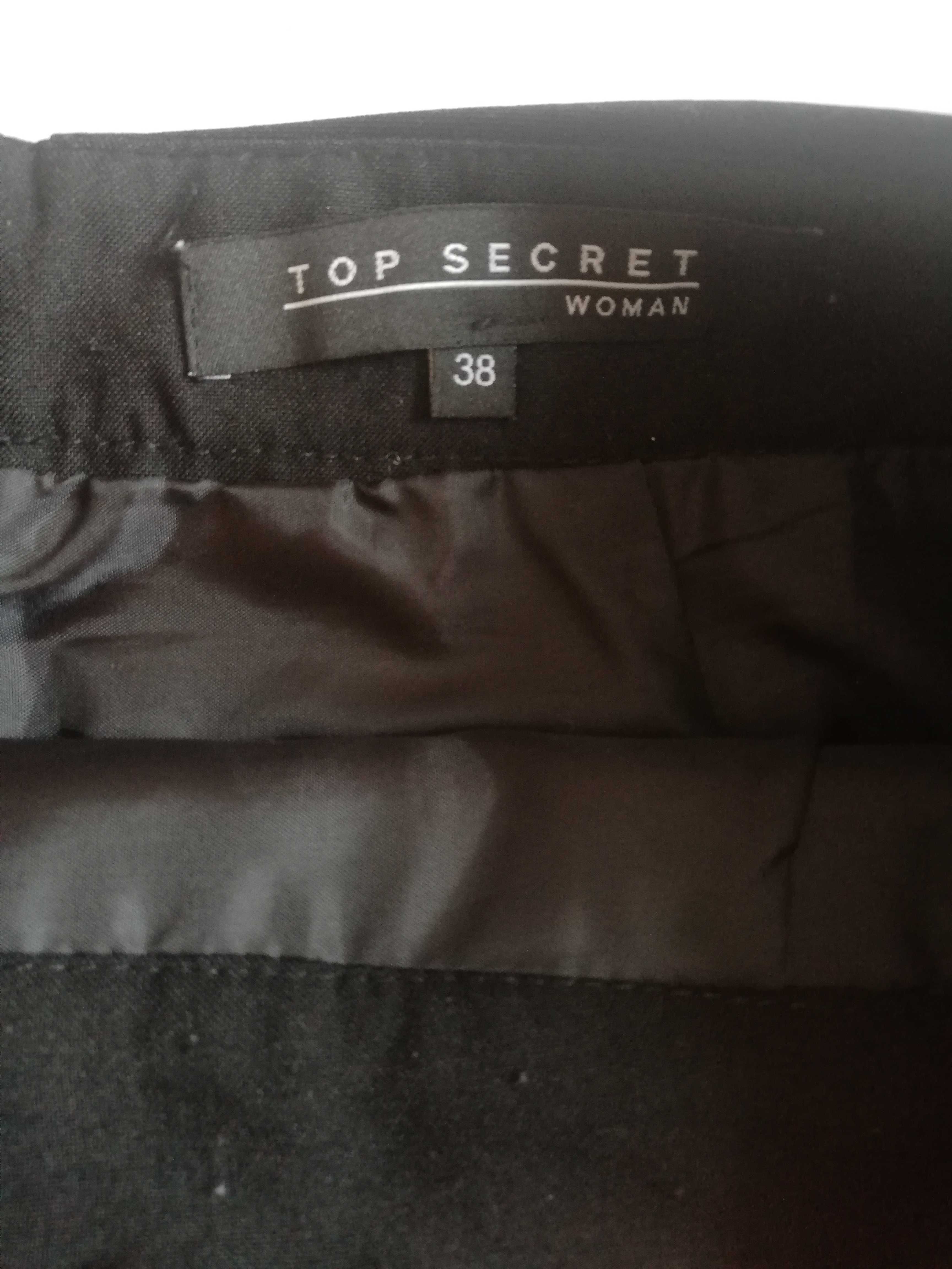 Czarna spódniczka Top Secret 38