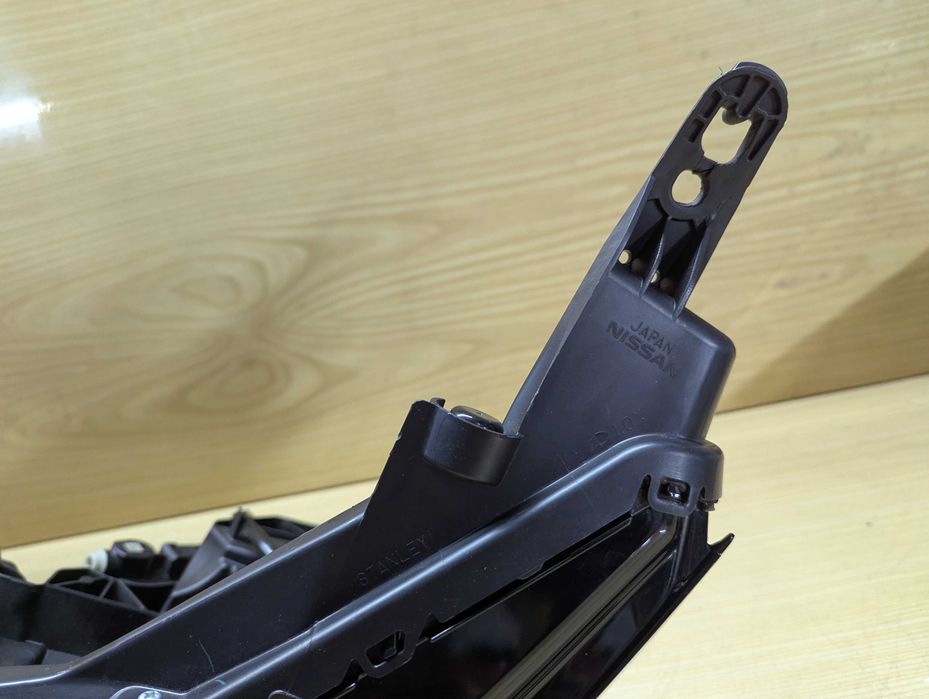 Фара ліва Nissan Ariya USA