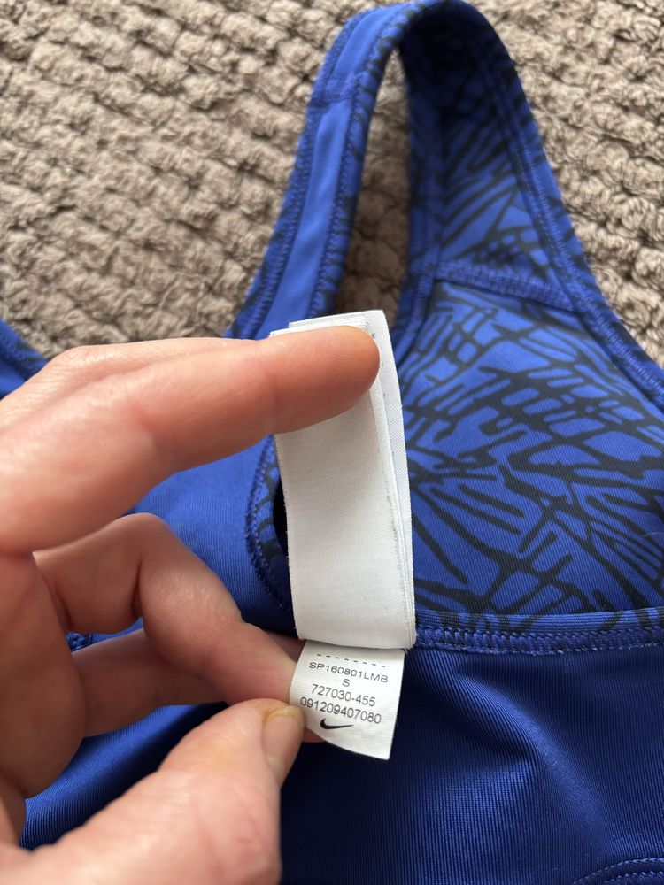 Спортивний топ Nike pro
