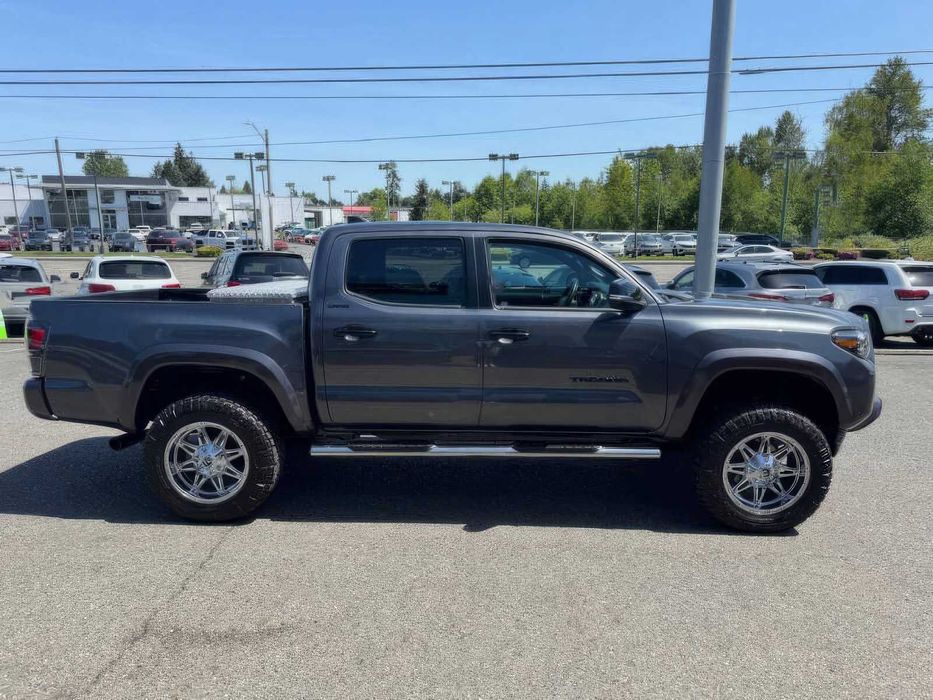 Toyota Tacoma Limited      2022
