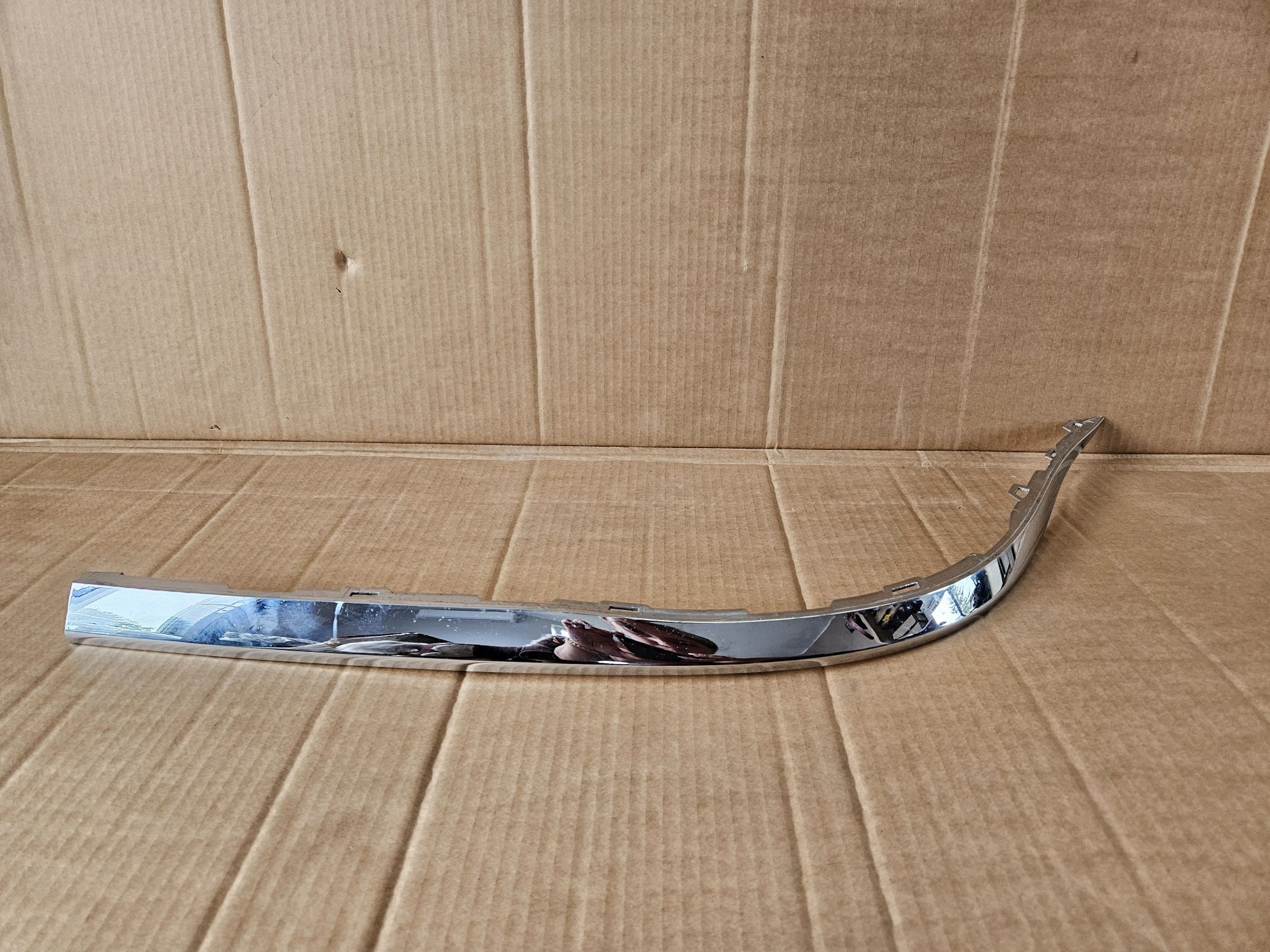 Listwa Chrom tylnego tył prawa Jeep Cherokee wk2 14-